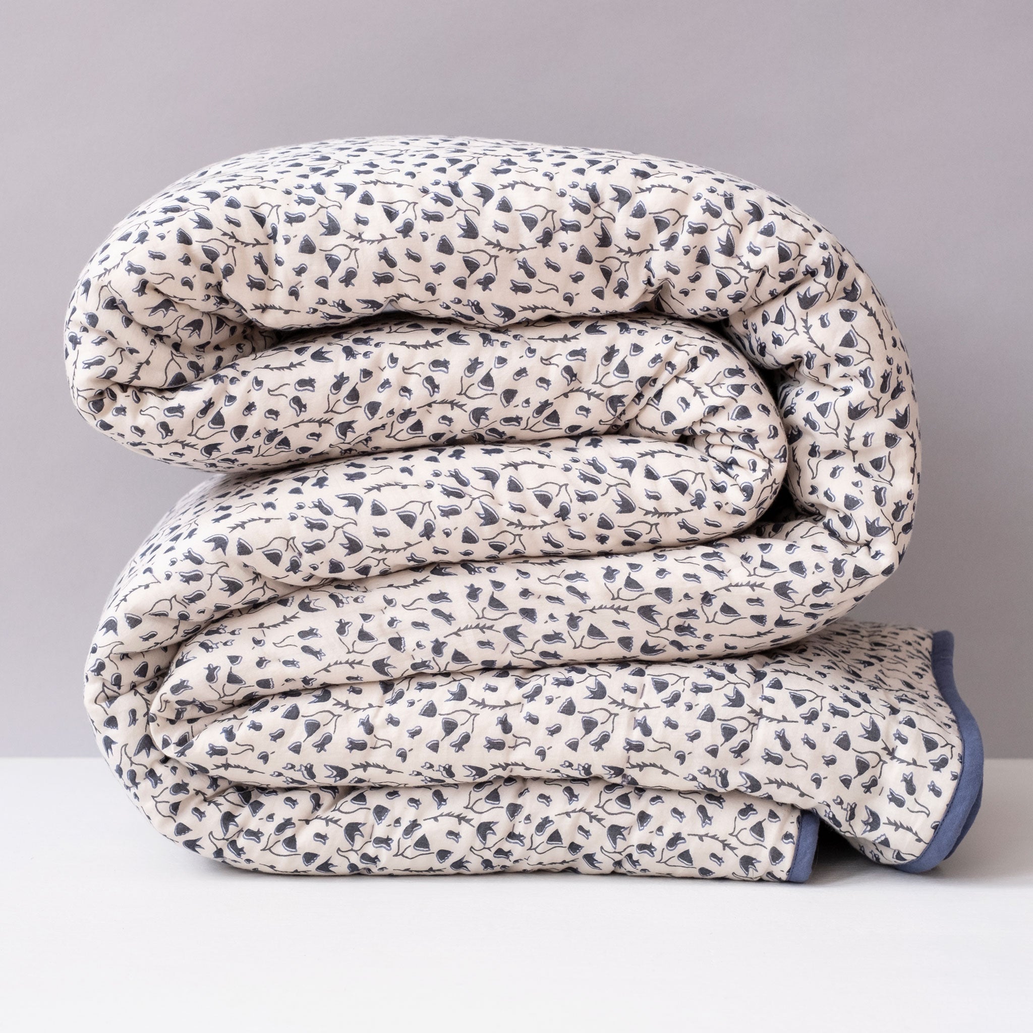 PRE-ORDER Floret Cream Navy Quilt